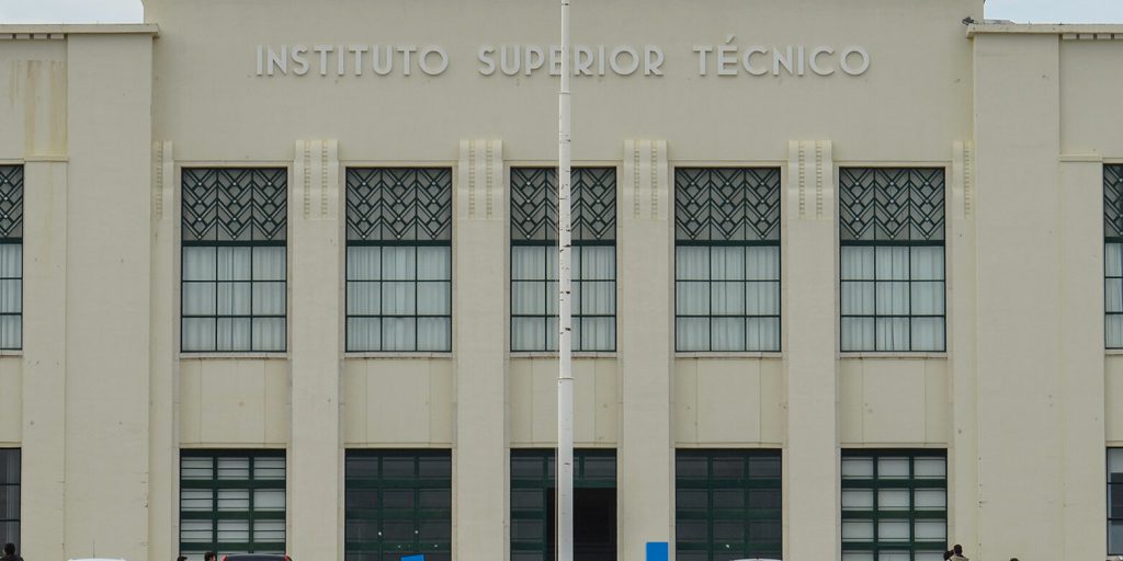 Presunto assassino di un professore del MIT: ex compagno di studi, primo al termine del corso