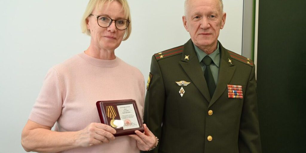 Серпуховские работники образования получили награды в честь Дня учителя