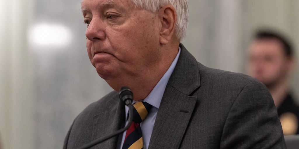 Congresso annulla legge che dava ai senatori il diritto di intentare cause contro il governo