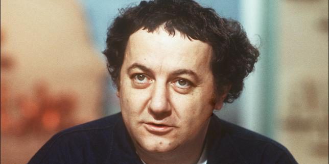 "Coluche: la vita e l'eredità di un comico, attore e attivista francese"