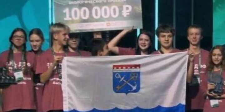 Поделки из вторсырья привели лодейнопольских школьников на всероссийский конкурс