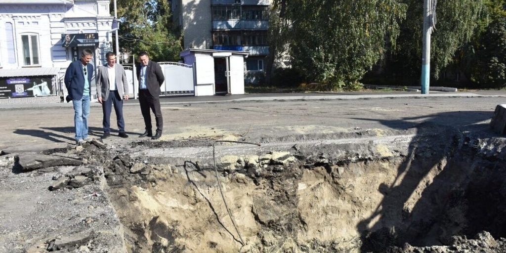 На улице Суворова в Пензе перекрыто движение: ремонт и подключение к сетям завершат к середине недели