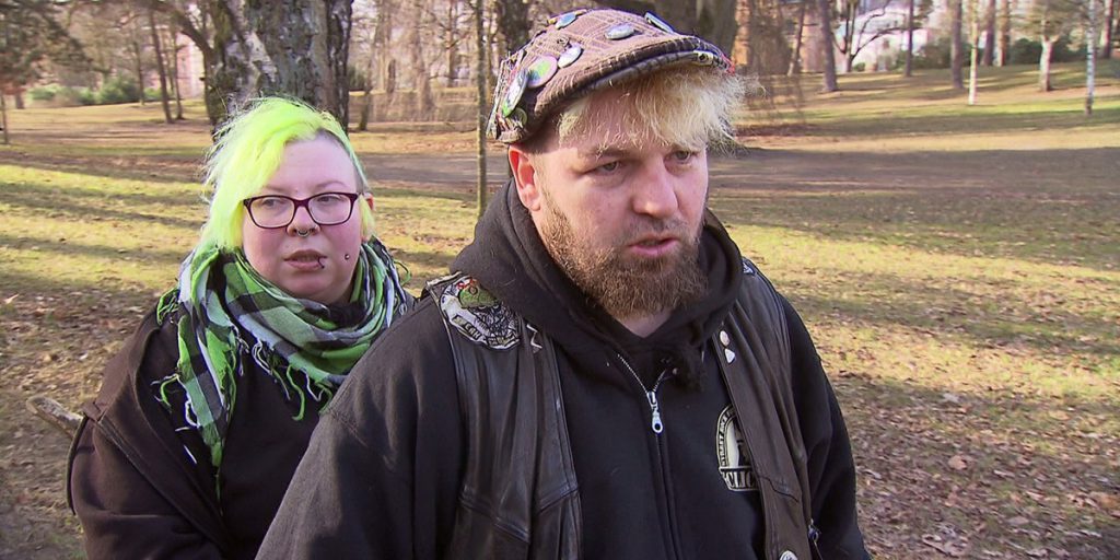 Paddy e Lausi, beneficiari del Bürgergeld, piangono la morte di Asterix