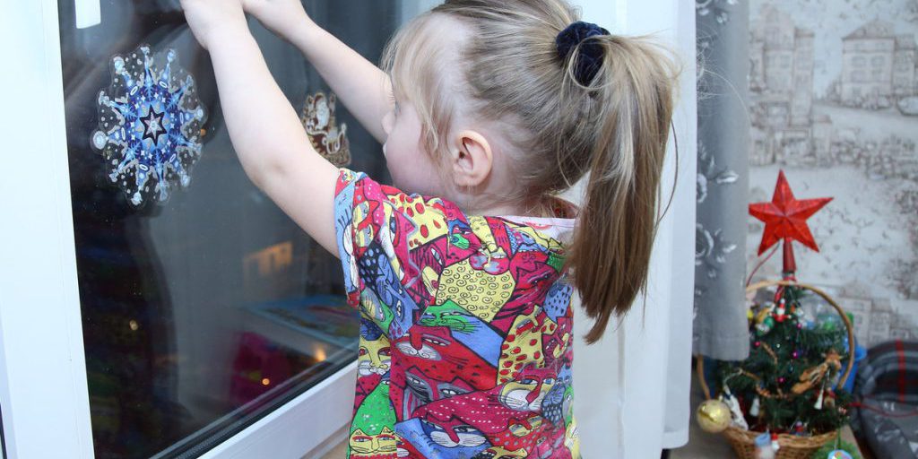 Bambina di 2 anni accusata di minaccia alla sovranità dell'Ucraina: un caso di estremismo online che solleva critiche e preoccupazioni