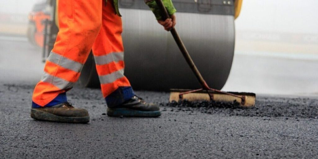 "Ristrutturazione stradale nel villaggio di Elisenvaara: progetto nazionale per migliorare la sicurezza e la qualità della vita"