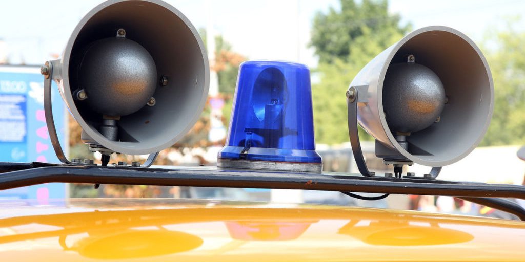 Attacco di droni ucraini nella regione di Belgorod: quattro persone coinvolte e danni a edifici e infrastrutture