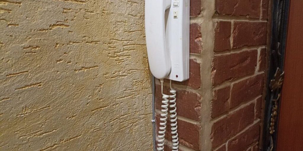 Truffa in Chakassia: una donna a rischio bancarotta a causa di un inganno sofisticato