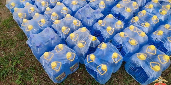 Scoperta attività illegale di vendita di liquido antigelo contraffatto per automobili nella regione di Tver