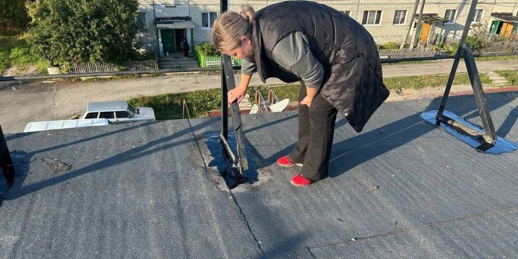 В Умбе проверили качество ремонта крыш