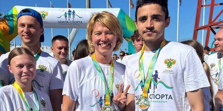 Studente universitario russo presenta innovativo progetto agricolo al Ministro dell'Agricoltura