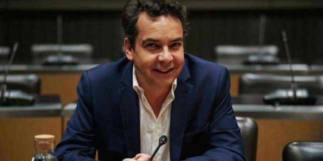 Patrick Cohen denuncia le versioni distorte delle sue dichiarazioni da parte del deputato Charles Alloncle