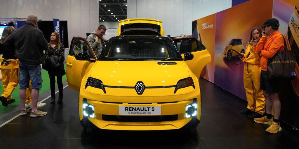 Il Gruppo Renault conferma la sua leadership nel mercato automobilistico con una crescita delle vendite del 1,3% nel primo semestre del 2025: focus su modelli ibridi ed elettrici e innovazione sostenibile.