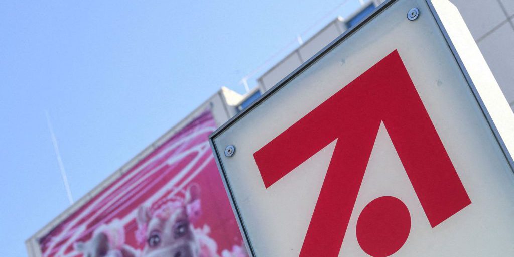 "Berlusconi e Weimer discutono dell'indipendenza editoriale di ProSiebenSat.1 Media SE: garanzia di informazione libera e imparziale"