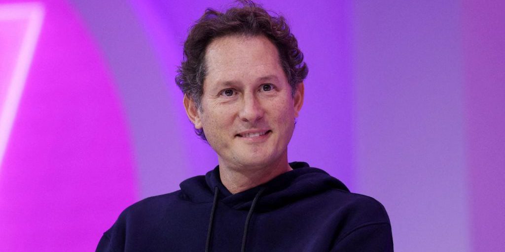 "John Elkann e l'eredità Agnelli: la sospensione del procedimento e il futuro di FCA"