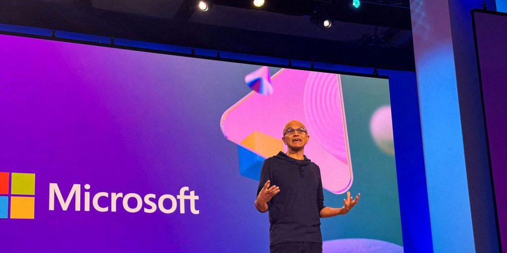 Microsoft, nuove deleghe per liberare Nadella sull’AI