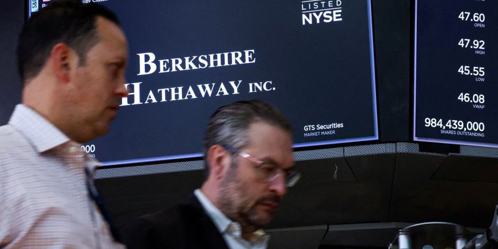 Berkshire Hathaway Acquista OxyChem per 9,7 Miliardi di Dollari in un'Operazione Strategica di Diversificazione e Crescita