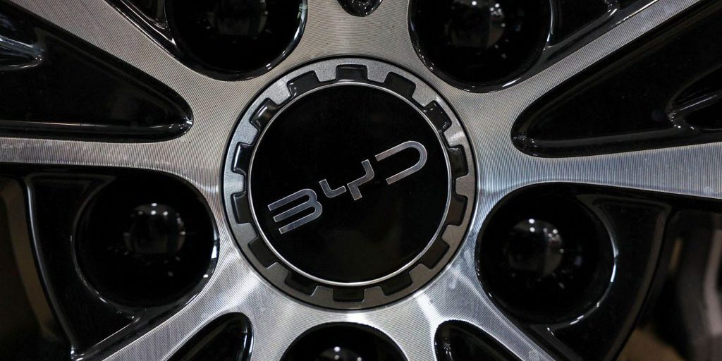 Auto elettriche, boom cinese in settembre. In Europa fabbriche a rischio