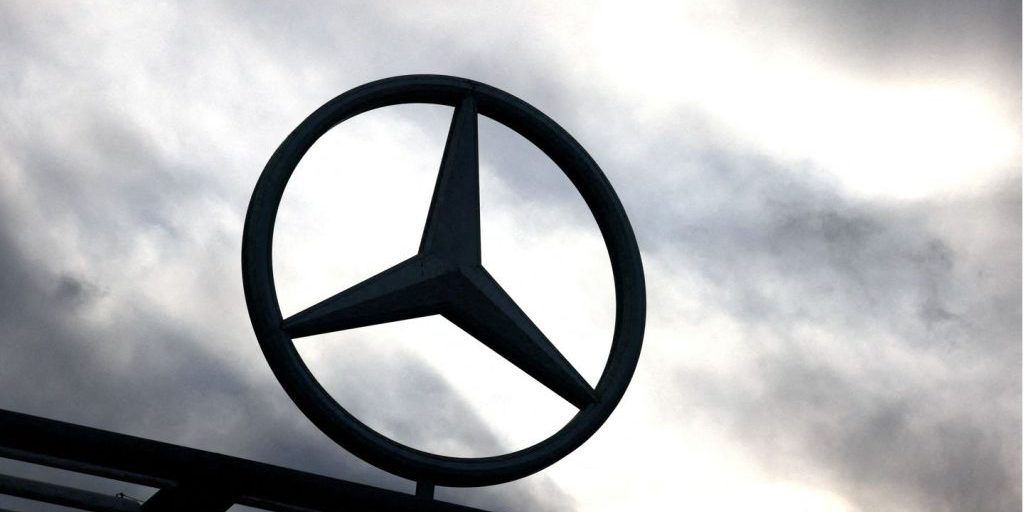 Mercedes-Benz: crollo utili, ma i margini battono le attese. Stime confermate