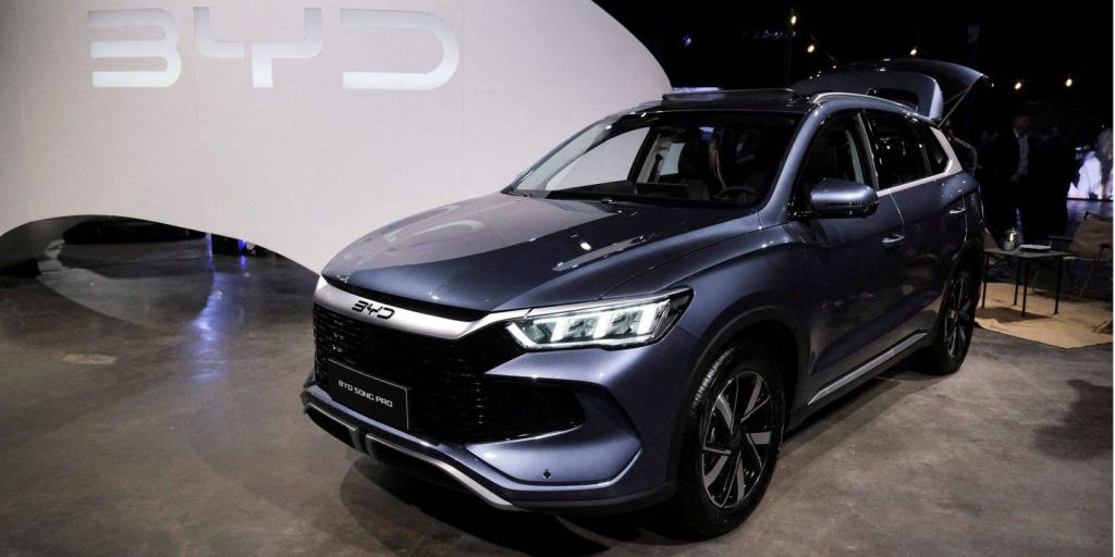 Il declino di BYD: il gigante cinese dei veicoli elettrici affronta il primo calo dell'utile netto in cinque anni, fonte Il Sole 24 Ore https://www.ilsole24ore.com/