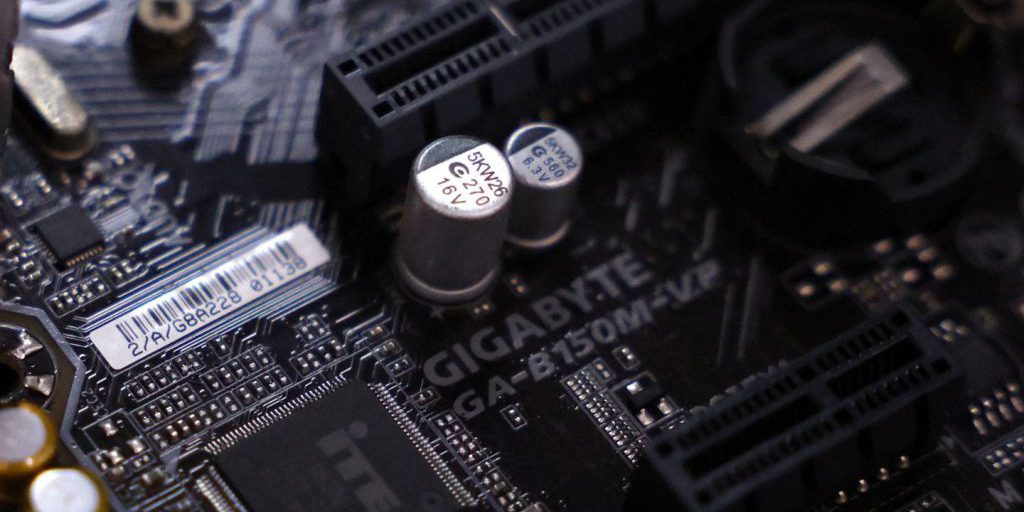 Paradosso dei Semiconduttori: Boom e Crisi nell'Industria dei Chip