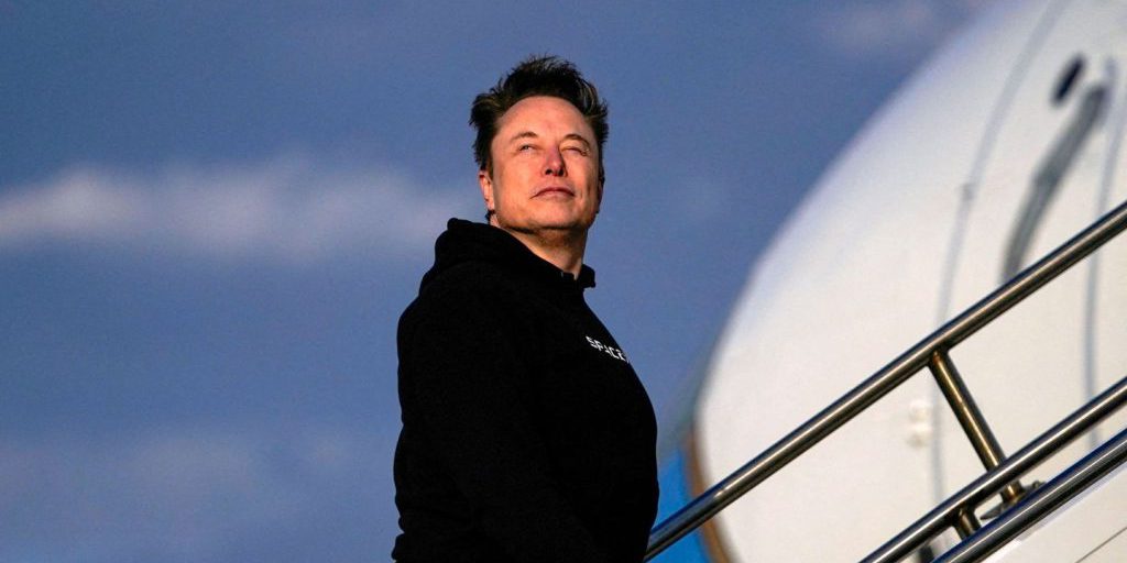 Tesla: vendite in calo dell'8,4 % nel 2025 con 1,64 milioni di auto consegnate