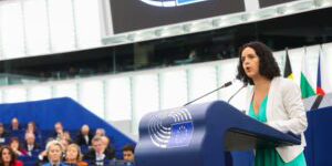 Von der Leyen sotto attacco: le mozioni di sfiducia che scuotono l'Unione Europea