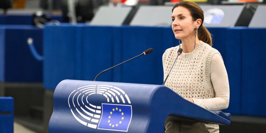 L'Europarlamento ammonisce la Serbia: fermare la repressione e onorare l'impegno per l'adesione all'UE