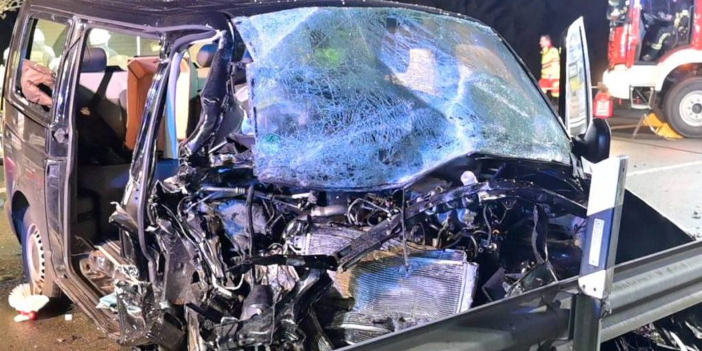 Incidente stradale in NRW: collisione frontale causa morte di un passeggero