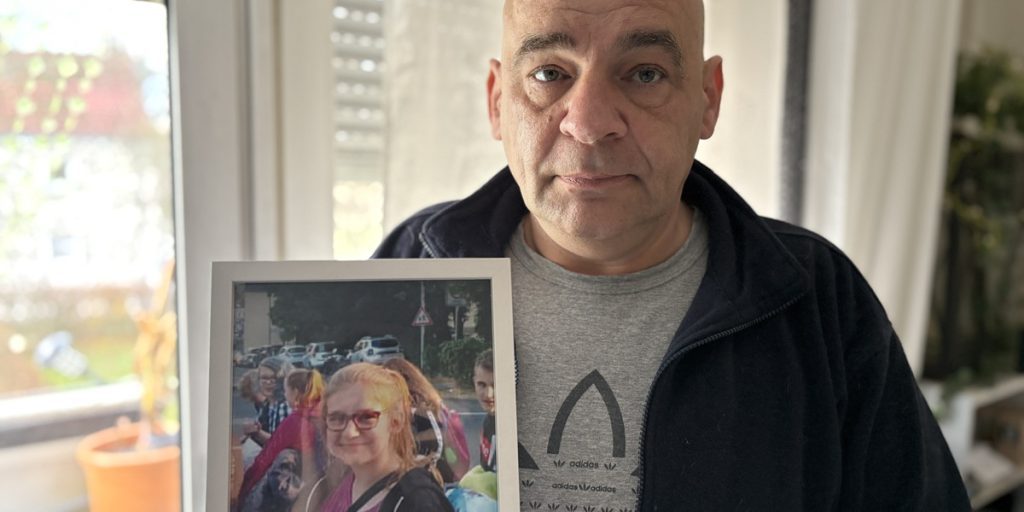 Emily, 13 anni, muore durante gita scolastica in Renania Settentrionale‑Vestfalia: padre avvia causa contro lo Stato