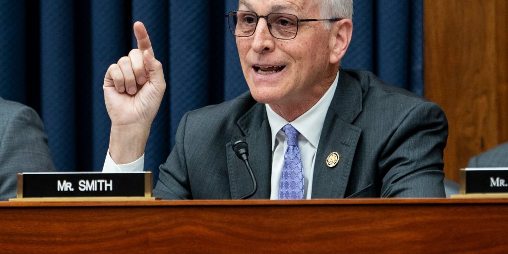 Lawmaker Demands Hearing on U.S. Strikes on Boats in Caribbean