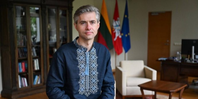 Lithuanian foreign minister urges Europe to finally end imports of Russian oil and gas
