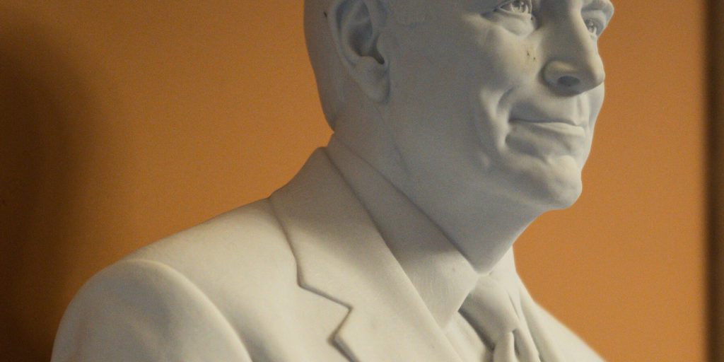 Dick Cheney sostiene Kamala Harris e non invita Trump al suo servizio commemorativo