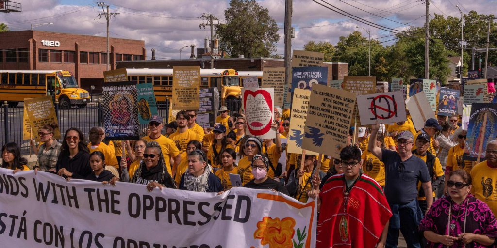 Cattolici intentano causa contro Trump per ottenere accesso a centro di detenzione ICE vicino a Chicago