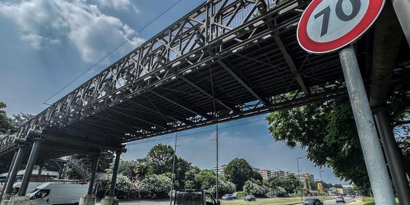 Autovelox non omologato in circolazione da 13 anni a Unità d’Italia: 1.500 multe al mese