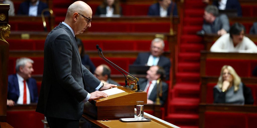 Au Parlement, l’adoption du budget de plus en plus incertaine