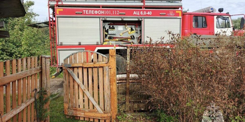 Пожарные устроили новгородским малышам чрезвычайную экскурсию