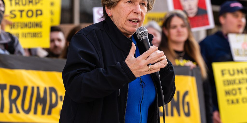 Trump ritira la contestazione sulle scuole DEI