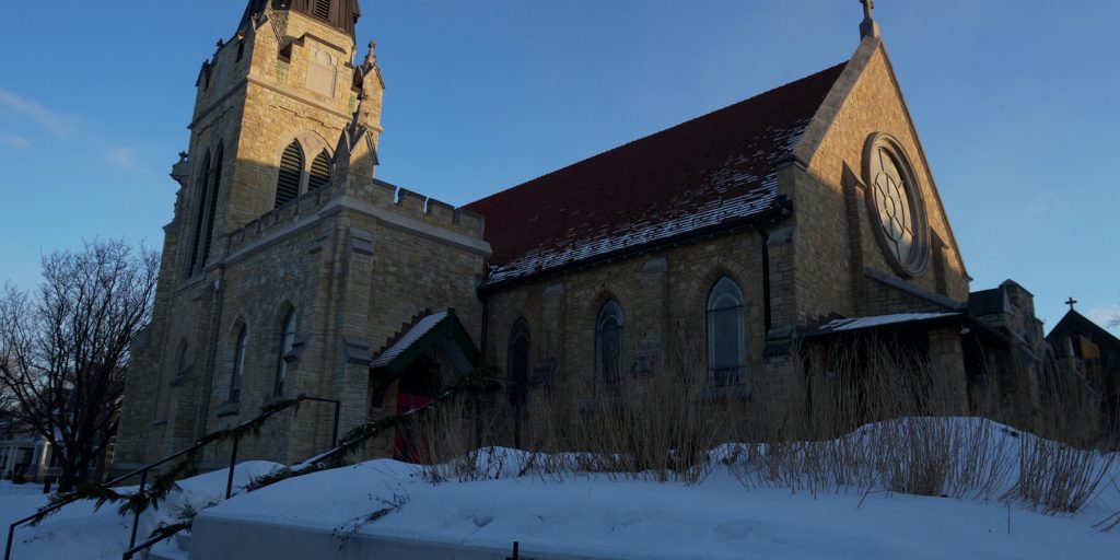 Arresto di Nekima Levy Armstrong dopo l’interruzione di un servizio religioso a St. Paul
