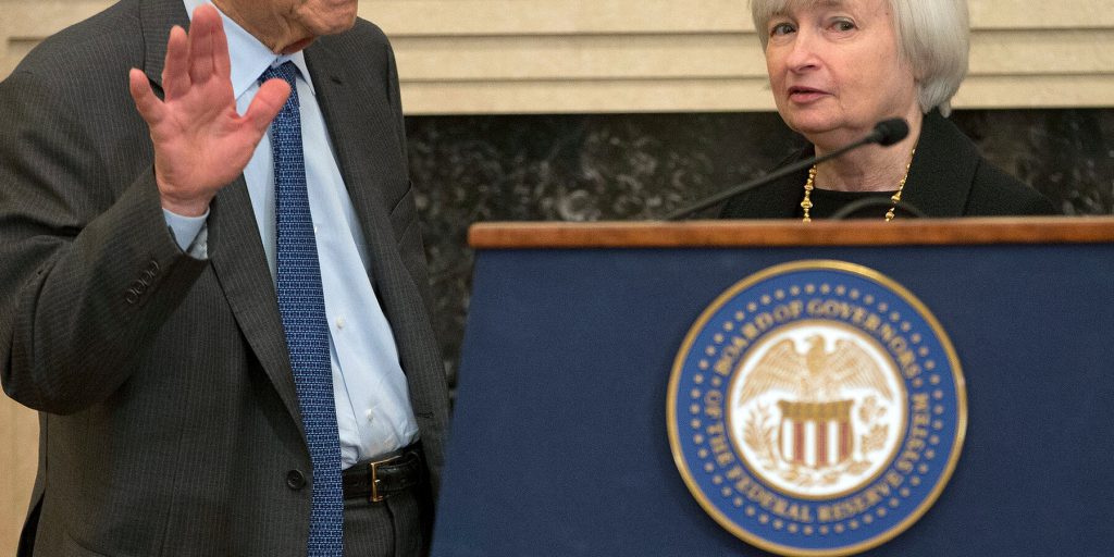 Ex Fed e Tesoro avvertono che il licenziamento di Lisa Cook da Trump minerebbe la credibilità della politica monetaria