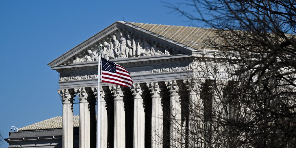 Trump ha annunciato via social media la volontà di licenziare Lisa Cook: è procedura corretta?