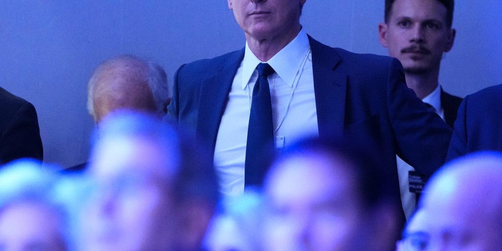 Gavin Newsom escluso dal padiglione americano a Davos