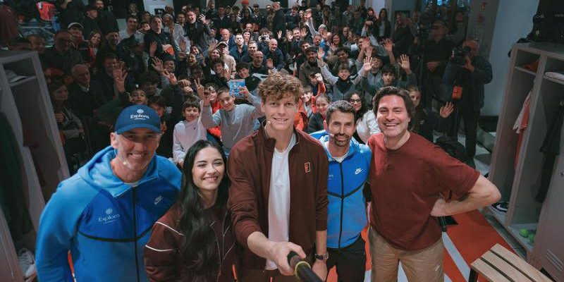 Jannik Sinner si racconta ai giovani tifosi: passione per i kart, Formula 1 e la sua personalità unica