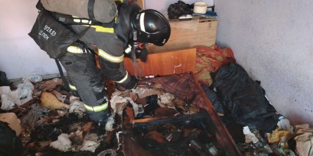 Загорелся матрас: в Барнауле мужчина едва не погиб из-за неосторожности при курении