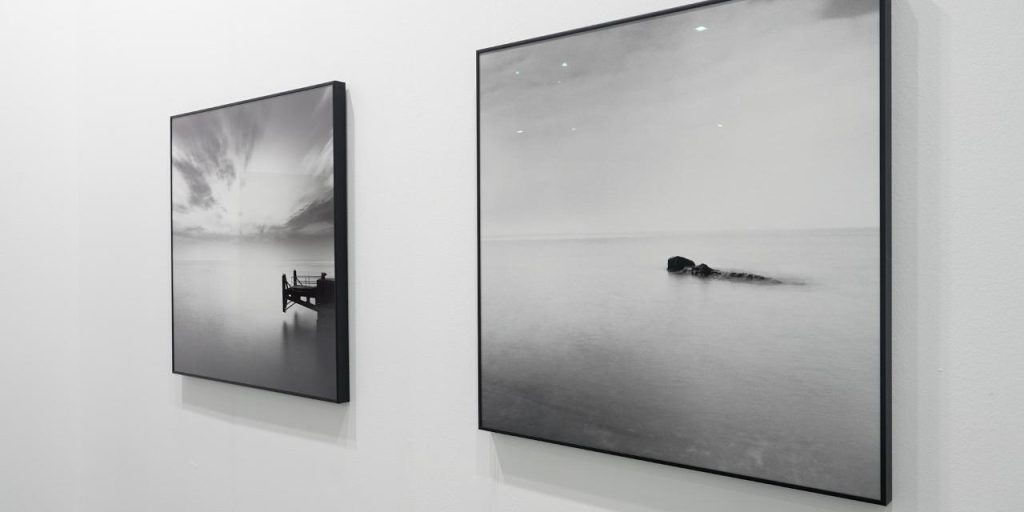 Artissima 2025 rende omaggio al grande fotografo Mimmo Jodice con due opere emblematiche