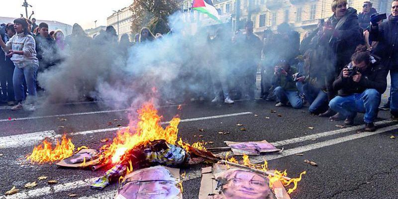 Torino: 10 obblighi di dimora per i responsabili di violenze ai cortei di Leonardo, Mole e Rai