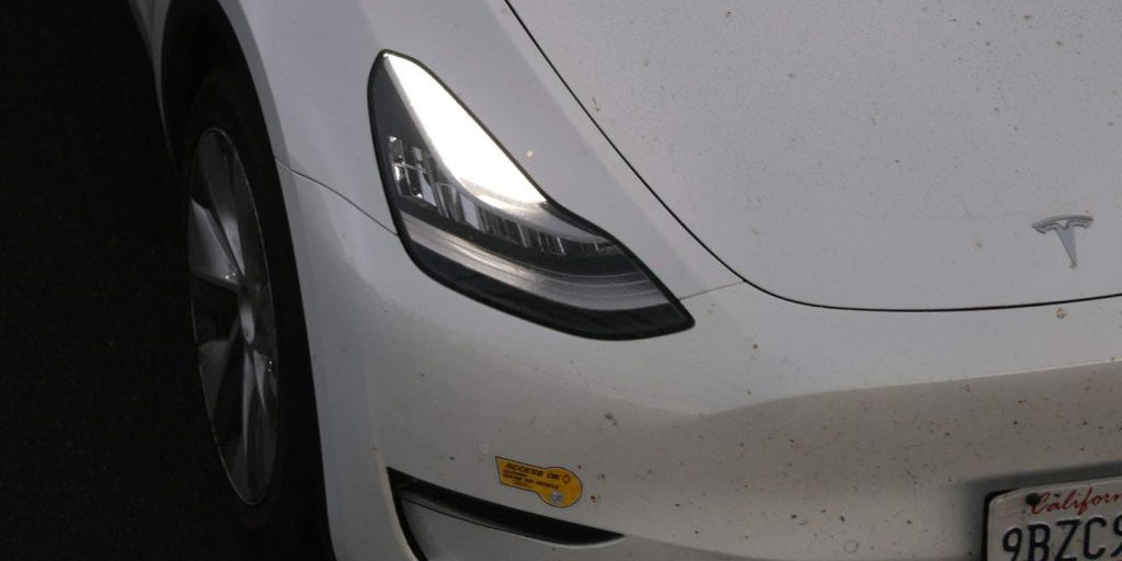 Crescita di Tesla in Europa ma Calo in Italia: Analisi e Prospettive per il Mercato dei Veicoli Elettrici