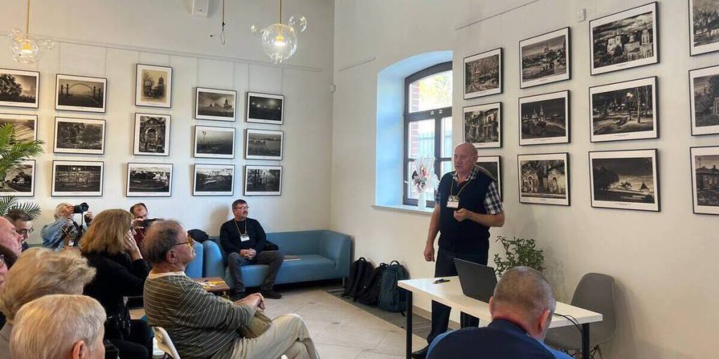 Festival di Fotografia a Serpuchov: Una Celebrazione dell'Arte e della Creatività Russa