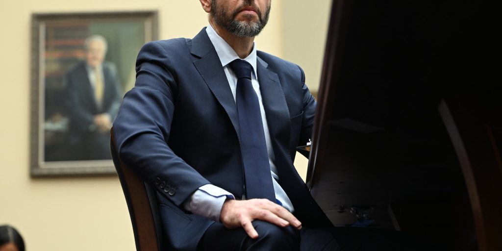 Jack Smith nega motivazioni di partito e denuncia l’attacco dell’amministrazione Trump nelle indagini