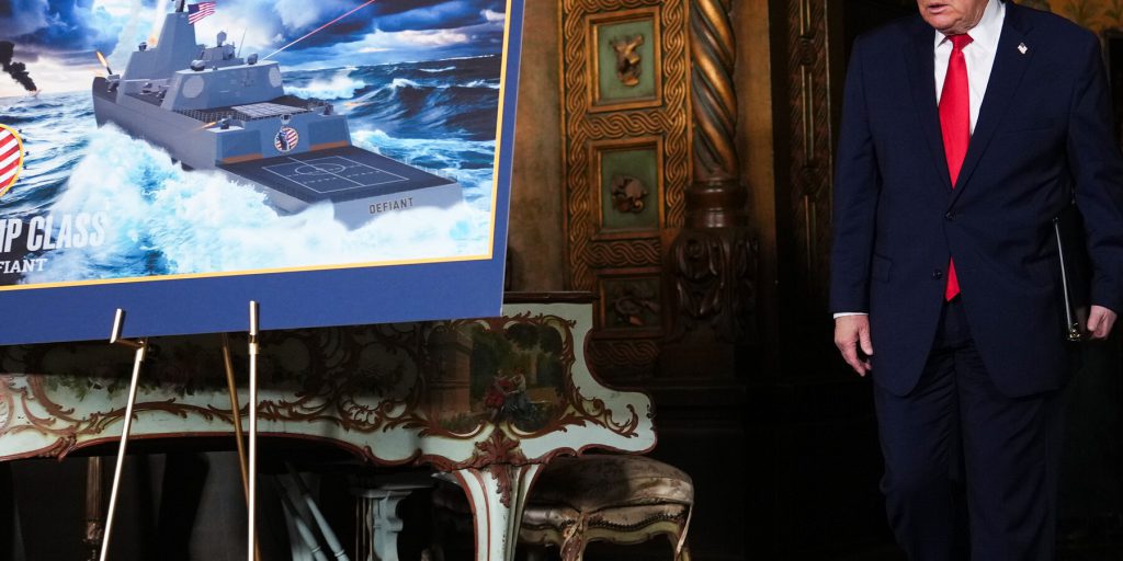 Trump lancia la nuova classe di navi da guerra “Trump Class” per rafforzare la superiorità militare