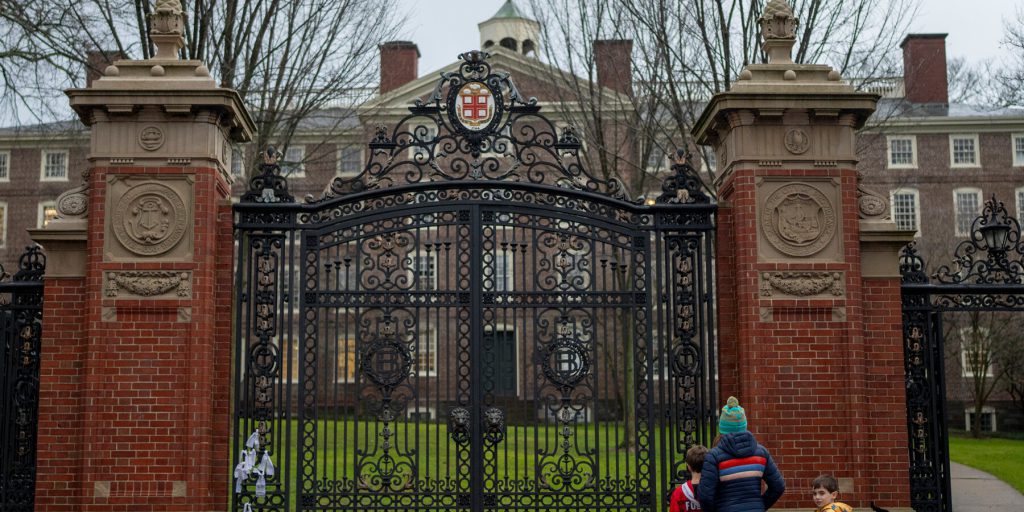 Sicurezza alla Brown University: indagine in corso dopo la sparatoria